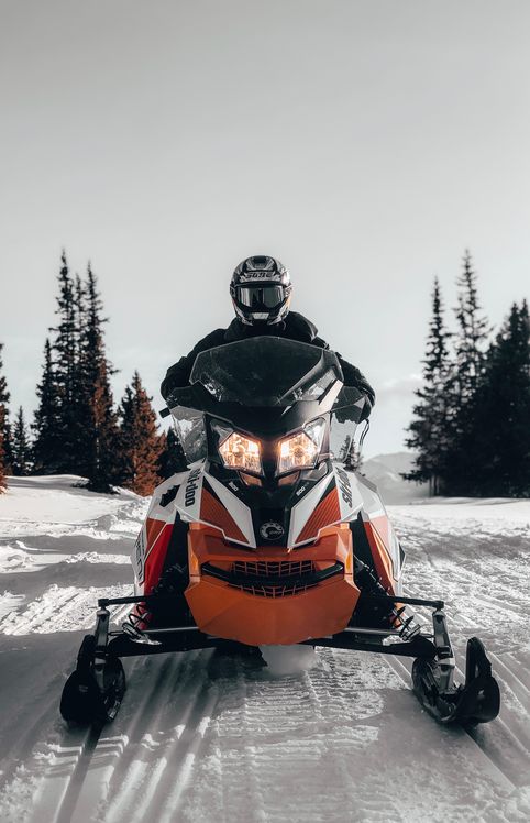 https://www.ngkntk.com/fileadmin/fileadmin/temporary/d/1/csm_ngksparkplug_pr_blog_snowmobilestatic__c_pexels_jarod_lovekamp_4f565a29e3.jpg